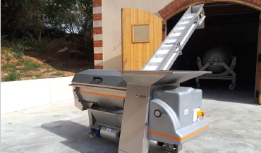 Mobile H400 destemmer, on wheels: Pera Pellenc, winemaking equipment